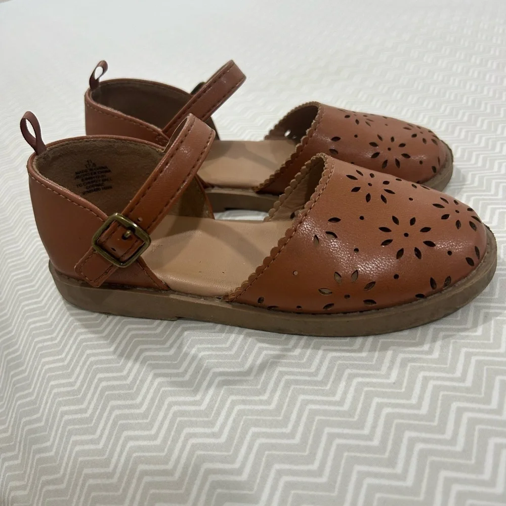 Old Navy Chunky Perforated Ballet Sandals